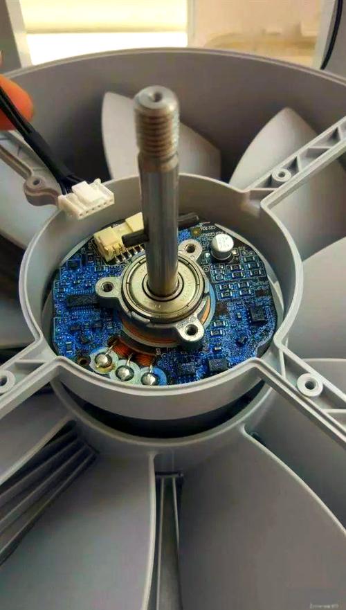 小米空气净化器2使用一年后网友进行大清洗