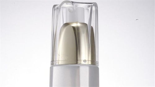 计爱母化妆品店铺装修与产品展示的艺术，兼谈空气净化器的重要性